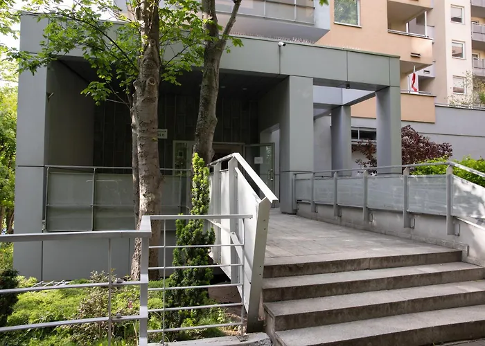 Comfort Legionow Lägenhet *